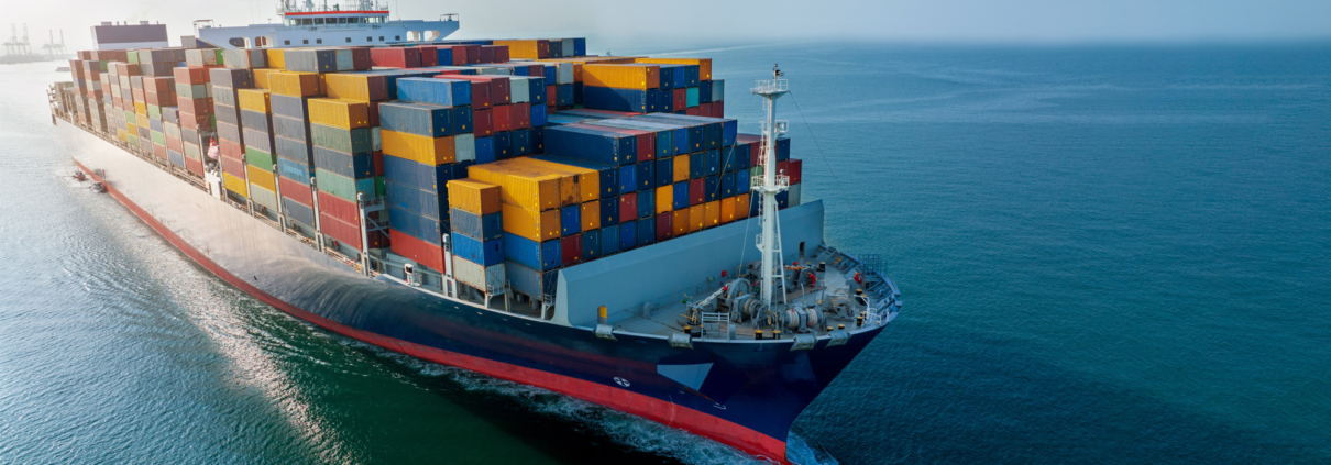 Navigating the Pros and Cons of Air Freight vs. Ocean Freight Shipping: Which Is Best for Your Shipment?