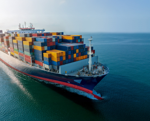 Navigating the Pros and Cons of Air Freight vs. Ocean Freight Shipping