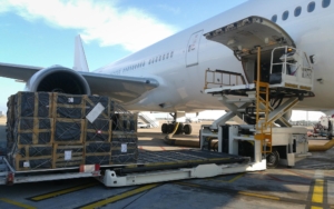 Enhancing Retail Supply Chains: The Role of Air Freight in Meeting Consumer Demands